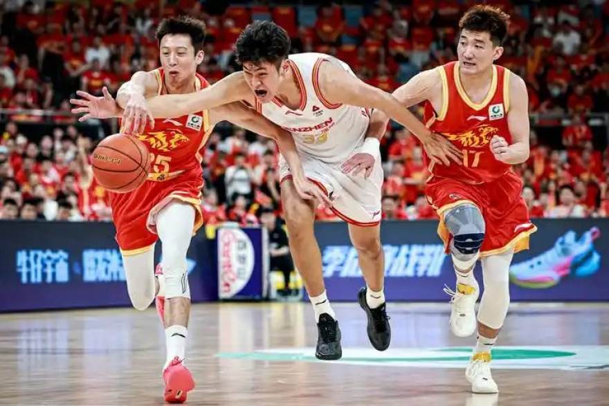 看球吧首页轮播：多项目赛事聚合观看界面
